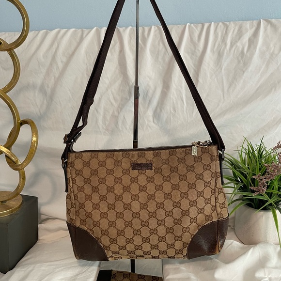 Pre-loved - Gucci Monogram GG Beige Canvas Crossbody Bag Forrest Green Interior - Picture 1 of 13